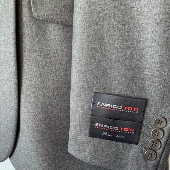 Medium fit suit - Picture 4 of 5